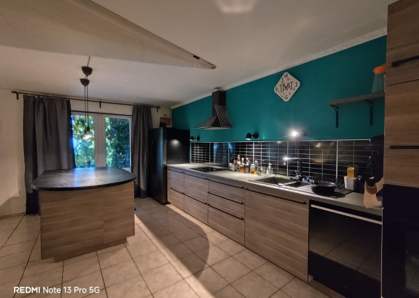 FINREA│3-izbový byt s terasou, predzáhradkou a parkovacím miestom – Lipovec, okres Martin, 111m2