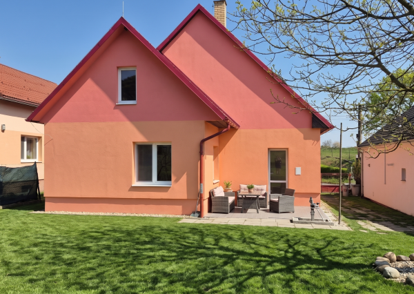 FINREA│Rodinný dom v obci Slovenské Pravno s krásnym výhľadom na prírodu