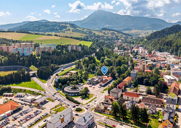 FINREA |  Polyfunkčná budova s garážou v centre mesta