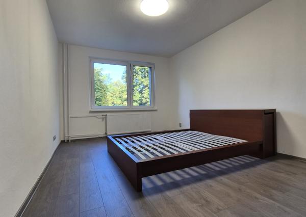 FINREA│Veľkometrážny (84m2) 3-izbový byt po kompletnej rekonštrukcii, Vrútky
